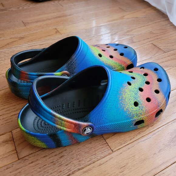 CROCS Black/Multi Spray Dye Unisex-Adult Classic Tie Dye Clogs Clog M8/W10 - Picture 1 of 7